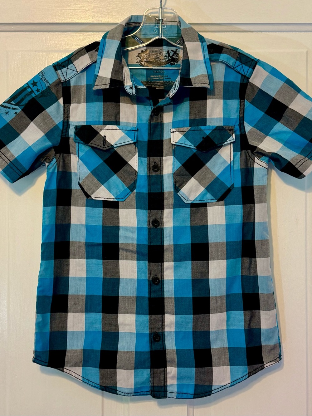 Helix Plaid Short Sleeve Button-Down Shirt w/Skull Pattern